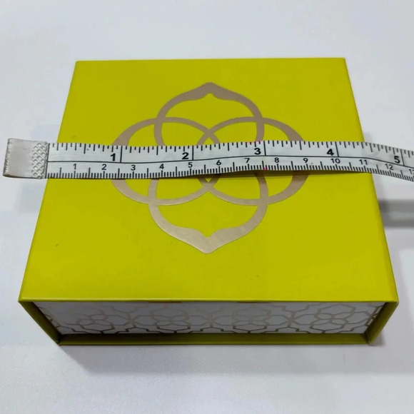 Empty Kendra Scott Jewelry Box - Picture 4 of 5